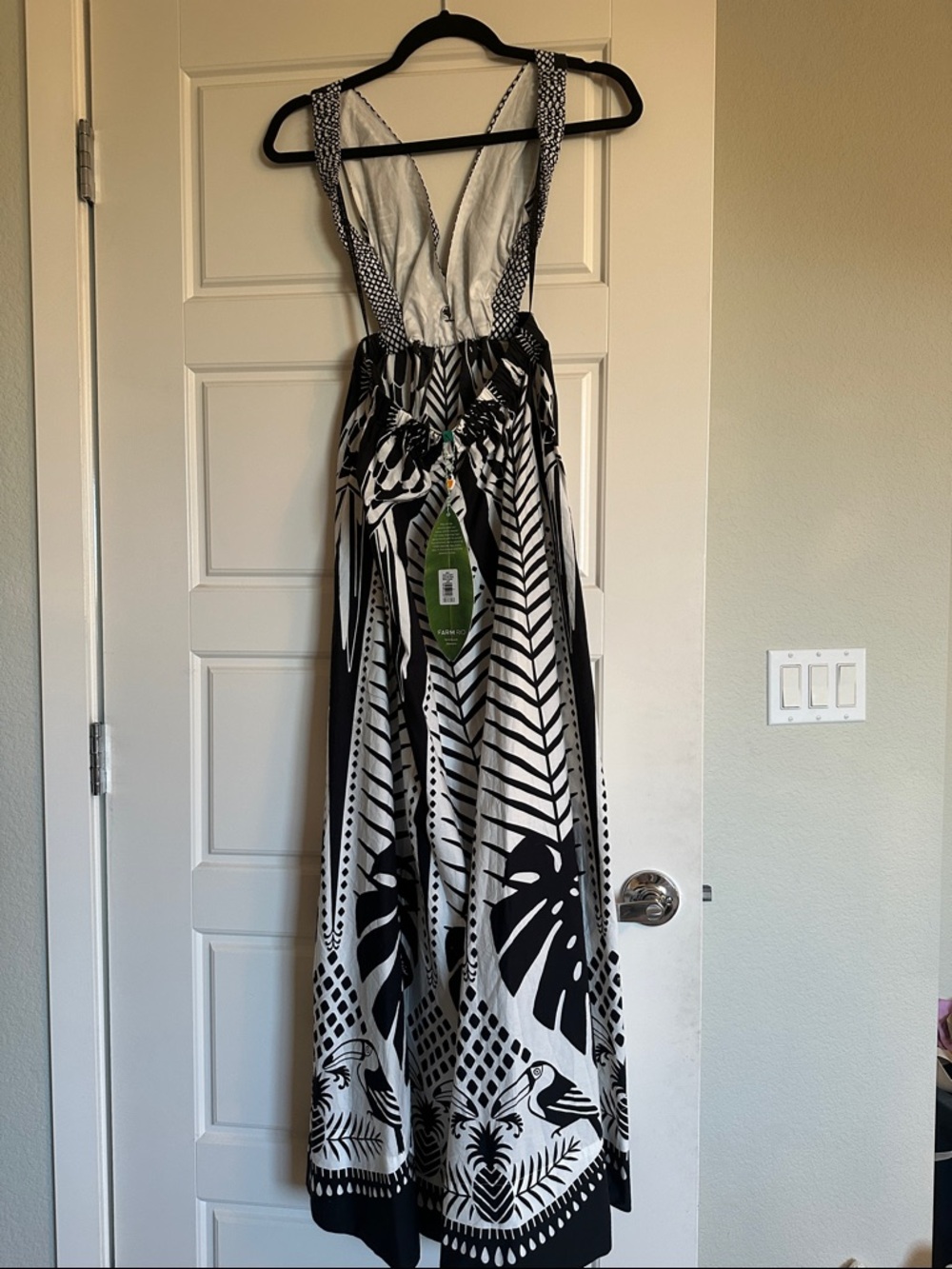 Farm Rio Macaw Elegance Maxi Dress with Tropical Print - Picture 4 of 5